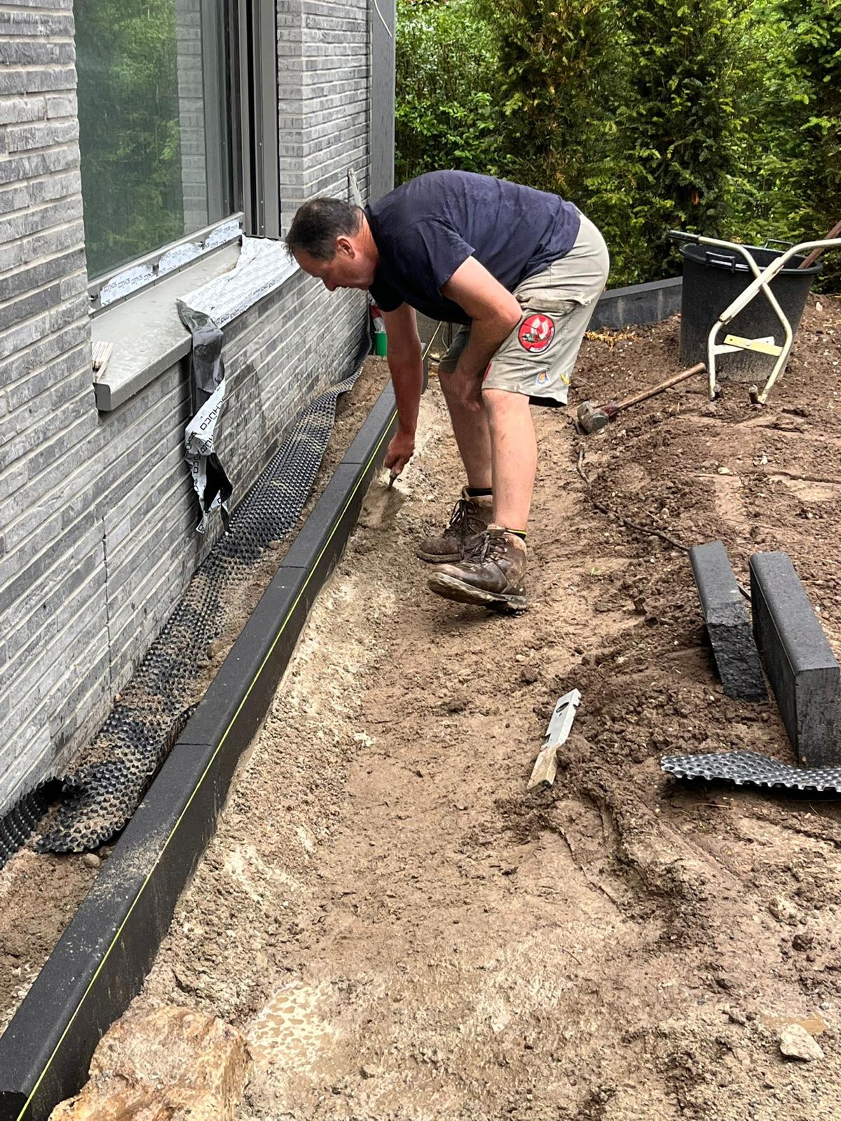 Drainagearbeiten am Haus